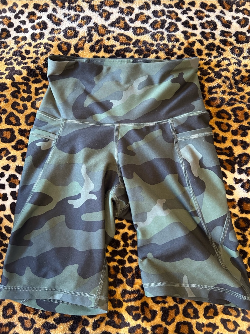 Old Navy Camo High-Rise Bike Shorts - Olive & Black